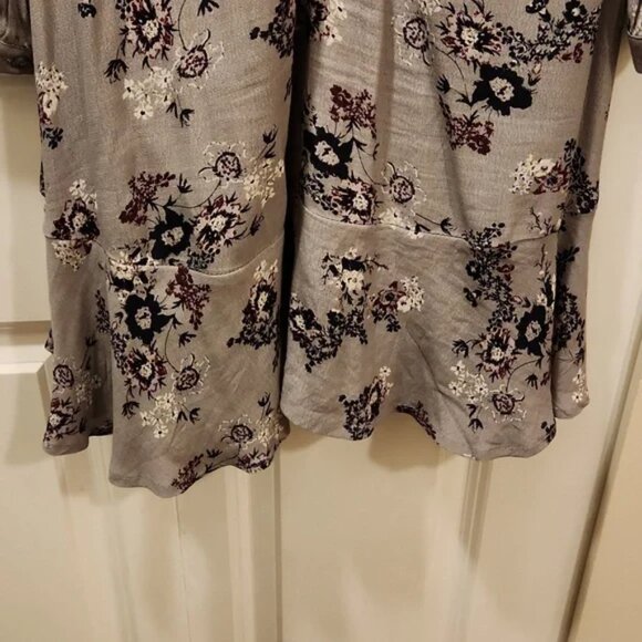 ASTR floral long sleeve midi dress - M - Picture 10 of 10